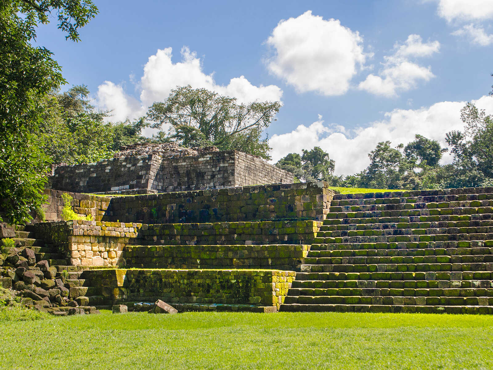 Acropolis Of Quirigua Mustseespots