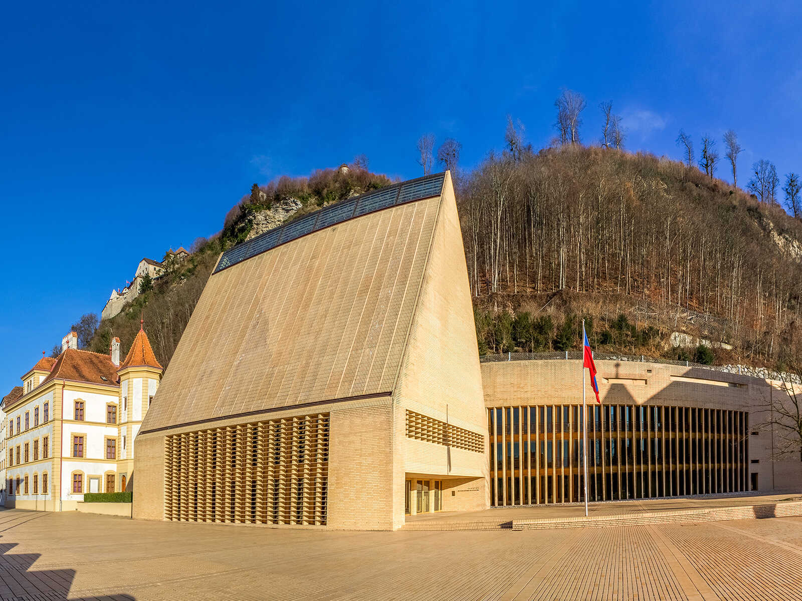 Landtag Des Fürstentums Liechtenstein | Mustseespots.com