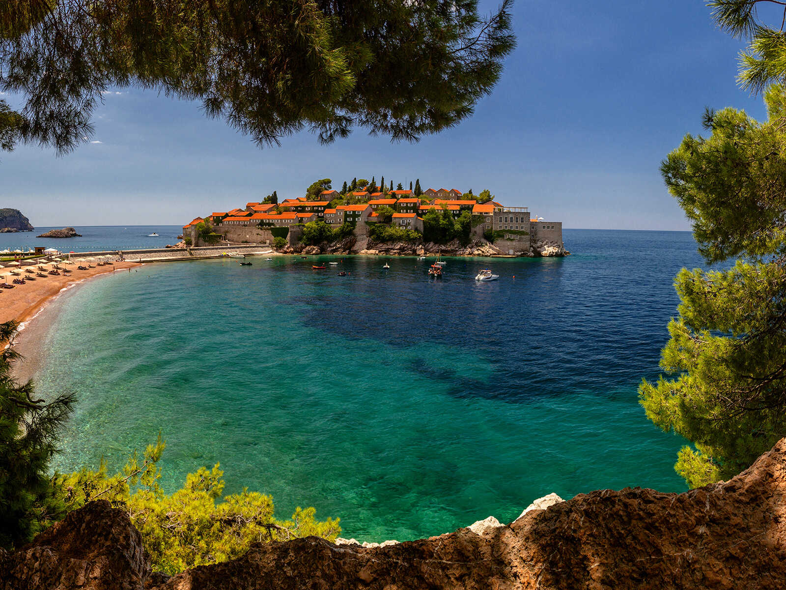 Sveti Stefan | Mustseespots.com